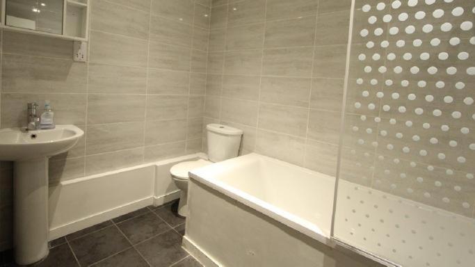 Redecorated Single With Shared Bathroom And Kitchen Accommodatie bij particulieren